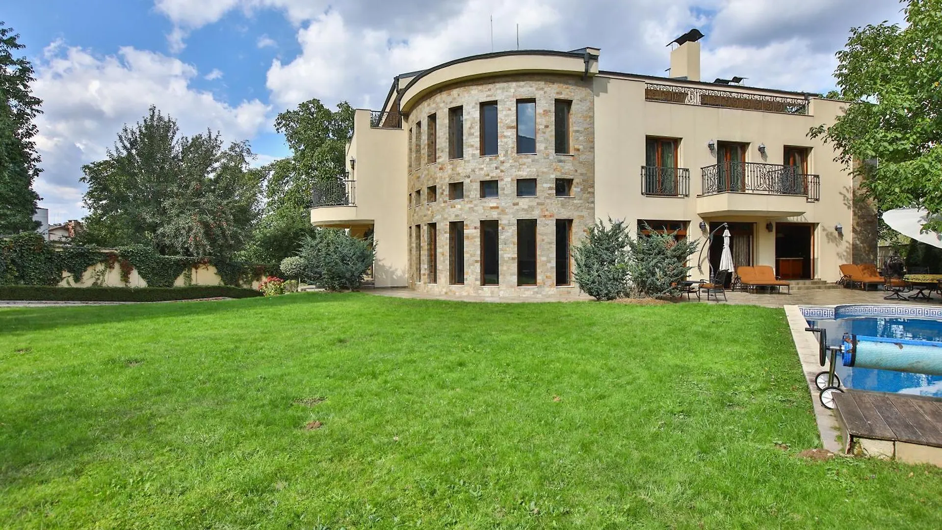 Villa Sofia City & Luxury